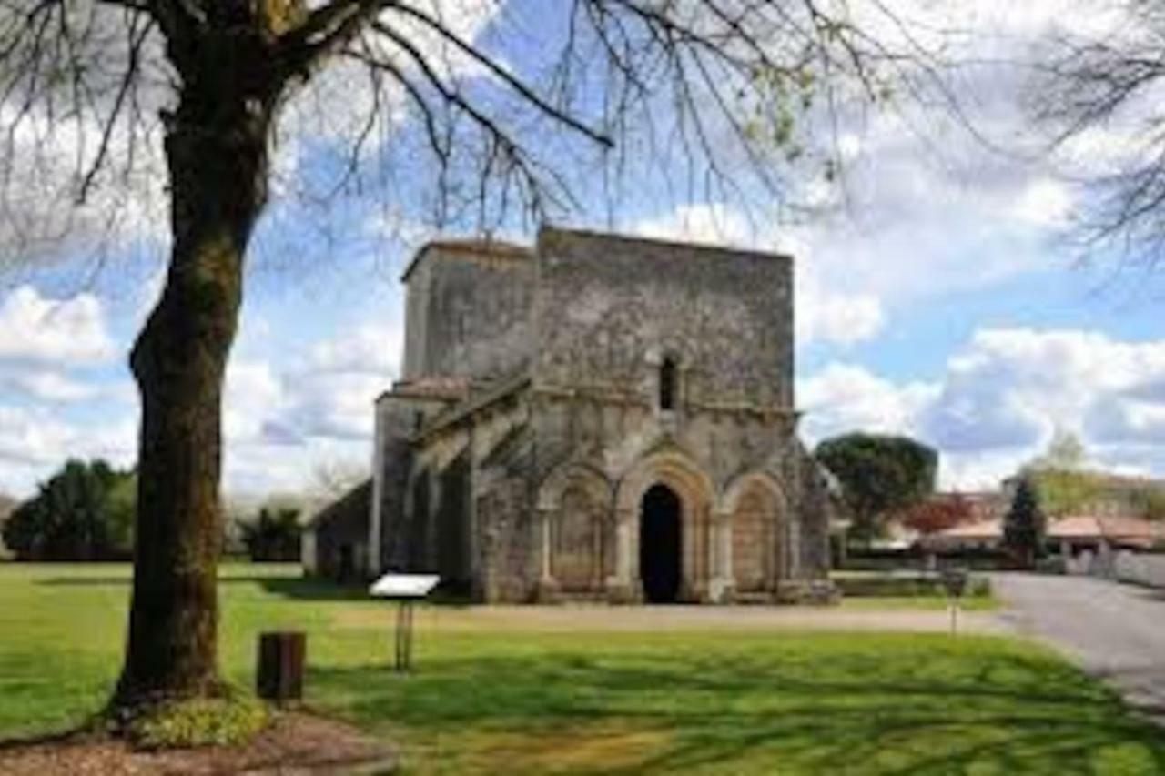Petit Gite En Braconne La Rochette  ภายนอก รูปภาพ